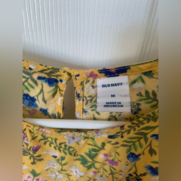 Women’s Medium Old Navy Yellow Floral Tank - Picture 2 of 7